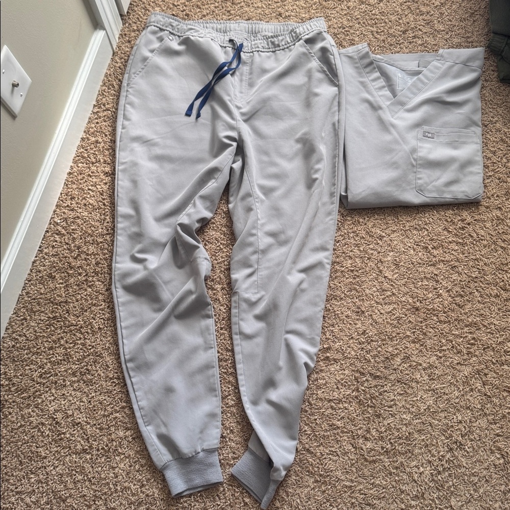 Figs Cement Scrub Set with Jogger Pants